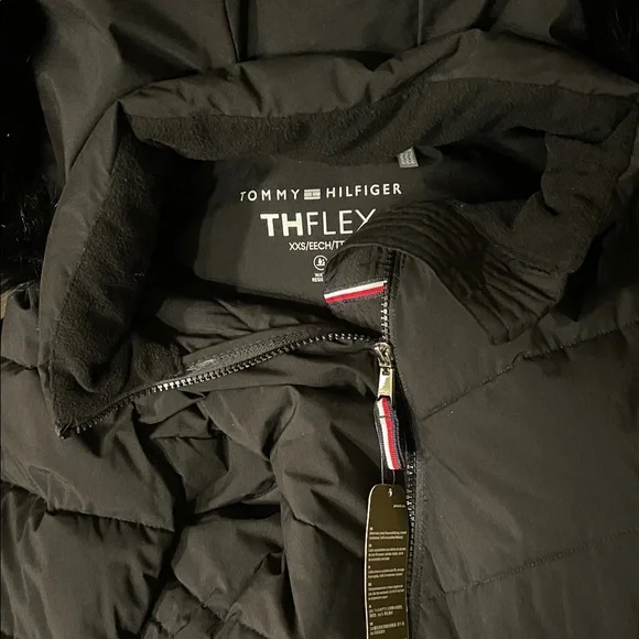 Tommy Hilfiger TH Flex Black Winter Jacket Removable Faux Fur Hood adj waist - Picture 2 of 14